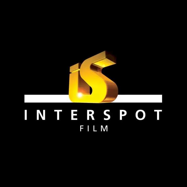 IS Interspot Film Logo, hochwertiges Filmunternehmen Logo mit goldenen Buchstaben, moderne Designgrafik für Film- und Medienproduktion, perfekt für Branding und Markenbekanntheit.